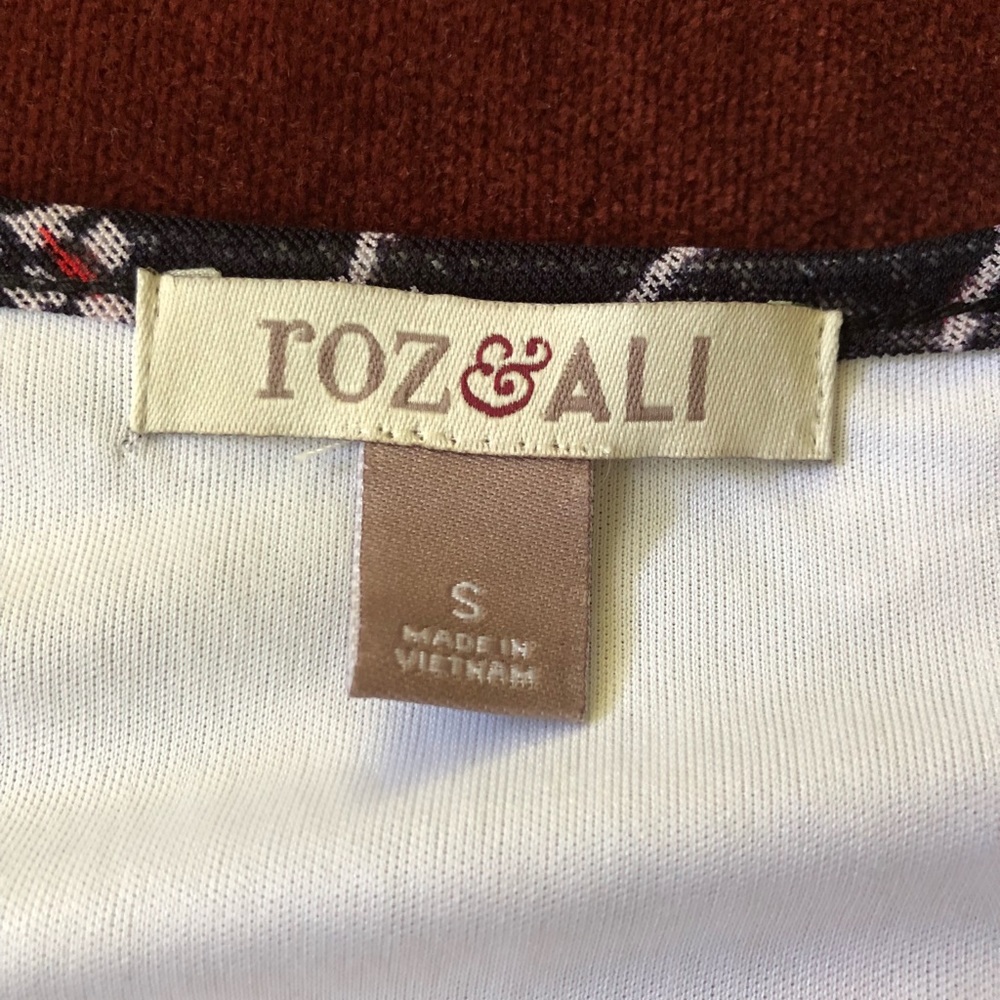 Patterned Top - Picture 5 of 6